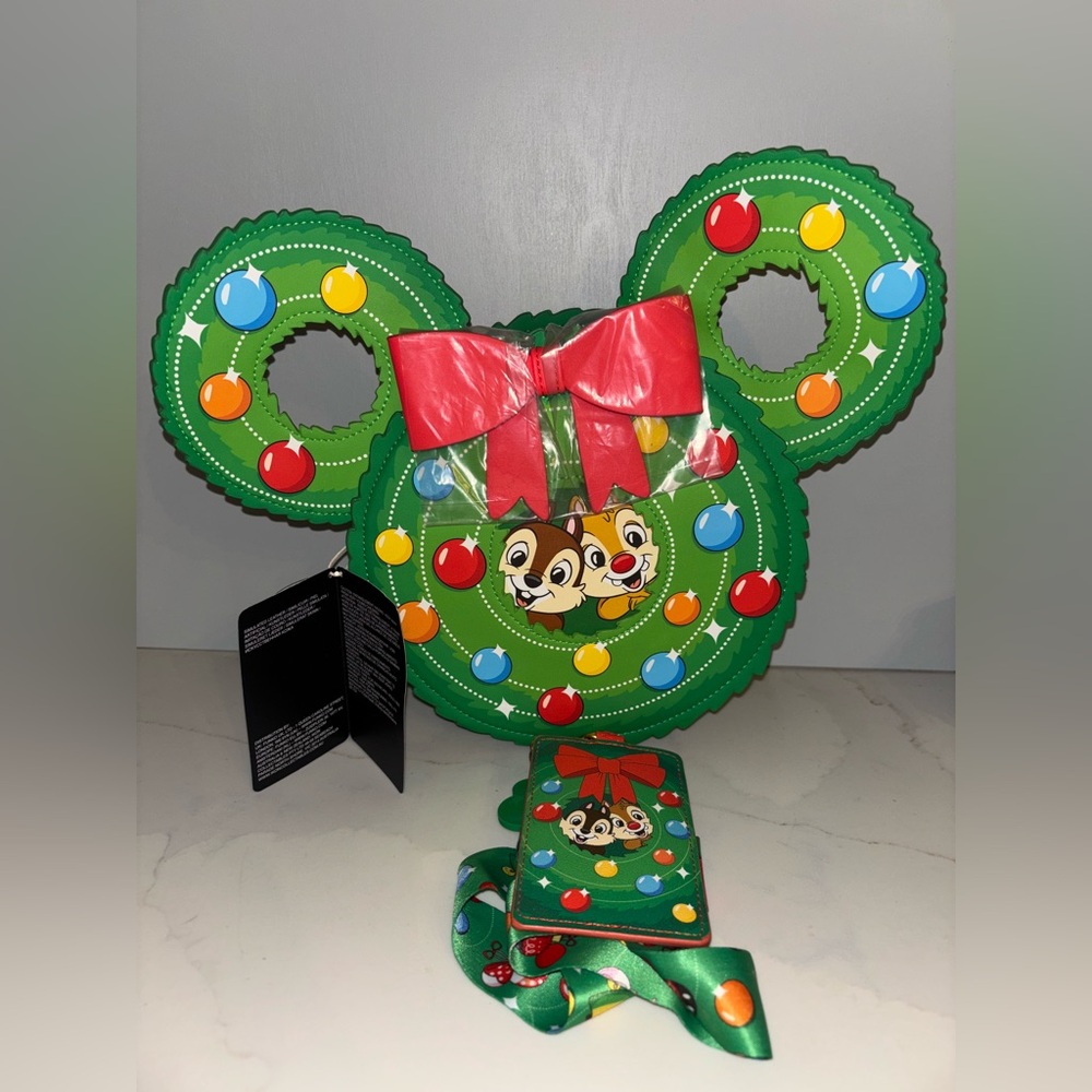 NWT - Loungefly Disney Chip & Dale Figural Christmas Wreath Crossbody & Lanyard